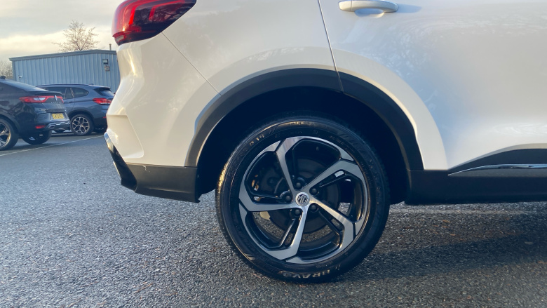 MG HS 1.5 T-GDI Trophy 5dr DCT Petrol Hatchback